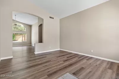 312 E Mesquite Street, Gilbert, AZ 85296 - Photo 3