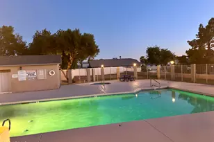 8877 W Morningside Dr, Peoria, AZ 85382 - Photo 27