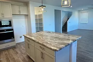 13426 W Eagle Feather Rd, Peoria, AZ 85383 - Photo 3