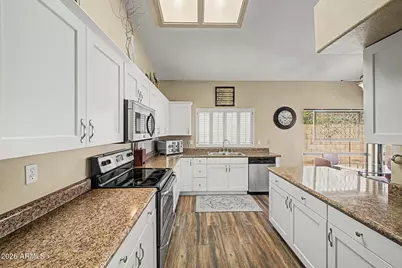 4670 W Shannon Street, Chandler, AZ 85226 - Photo 13