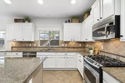 3965 E Melinda Drive, Phoenix, AZ 85050 - Photo 11