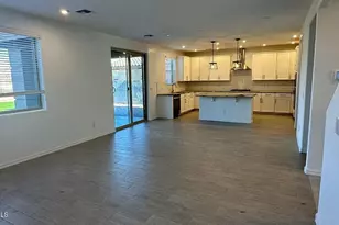 13412 W Eagle Feather Rd, Peoria, AZ 85383 - Photo 3