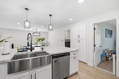 4234 E Winnetka Drive, Phoenix, AZ 85044 - Photo 17