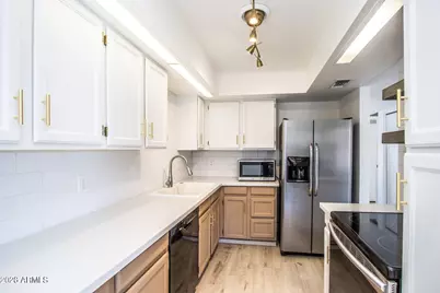3102 E Clarendon Avenue #207, Phoenix, AZ 85016 - Photo 11