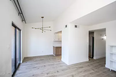 3102 E Clarendon Avenue #207, Phoenix, AZ 85016 - Photo 5