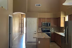 3898 S Stallion Dr, Gilbert, AZ 85297 - Photo 9