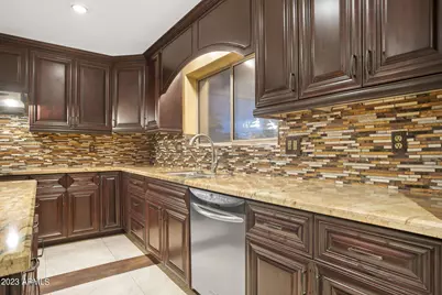7775 N 52nd Drive, Glendale, AZ 85301 - Photo 11