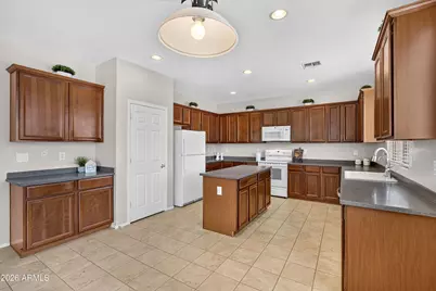 589 W Hereford Drive, San Tan Valley, AZ 85143 - Photo 7