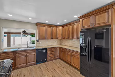 4548 W Echo Lane, Glendale, AZ 85302 - Photo 17
