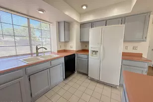 8062 N 109th Dr, Peoria, AZ 85345 - Photo 11