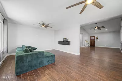 8615 W Diana Avenue, Peoria, AZ 85345 - Photo 13