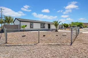 2547 E Tonto Ln, Phoenix, AZ 85050 - Photo 3