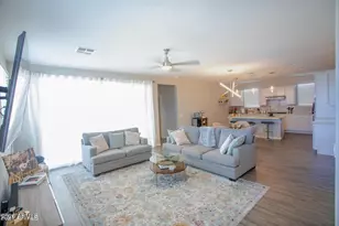 9969 W Robin Ln, Peoria, AZ 85383 - Photo 17