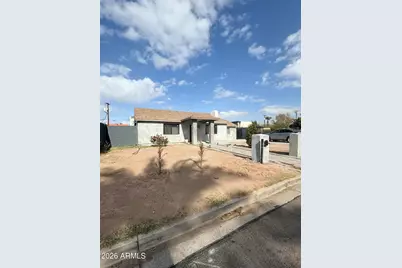 2502 E Edgemont Avenue, Phoenix, AZ 85008 - Photo 1