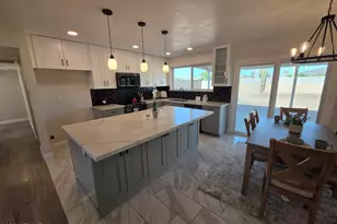 12441 N 36th Ave, Phoenix, AZ 85029 - Photo 3