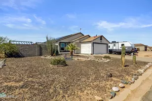 11452 W Obregon Dr, Arizona City, AZ 85123 - Photo 3
