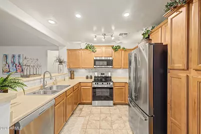 11571 W Purdue Avenue, Youngtown, AZ 85363 - Photo 9