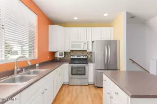 4455 E Paradise Vlg Pkwy S, Phoenix, AZ 85032 - Photo 11
