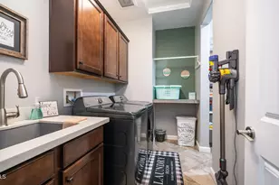 10533 E Kinetic Dr, Mesa, AZ 85212 - Photo 15