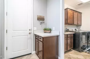 10533 E Kinetic Dr, Mesa, AZ 85212 - Photo 13