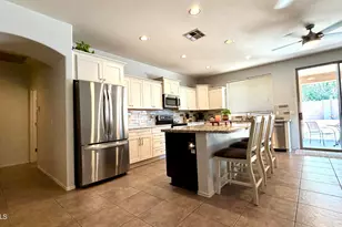 7576 W Betty Elyse Ln, Peoria, AZ 85382 - Photo 9