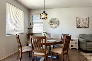 7576 W Betty Elyse Ln, Peoria, AZ 85382 - Photo 11