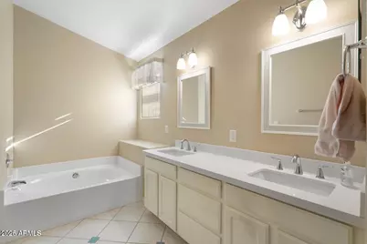 10622 W Mohawk Lane, Peoria, AZ 85382 - Photo 17