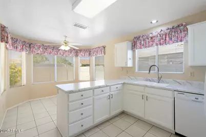 10622 W Mohawk Lane, Peoria, AZ 85382 - Photo 7