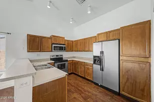 25 W Sequoia Dr, Phoenix, AZ 85027 - Photo 11