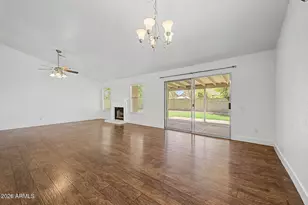 25 W Sequoia Dr, Phoenix, AZ 85027 - Photo 7