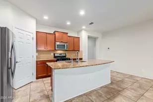 1019 W Spur Dr, Phoenix, AZ 85085 - Photo 9