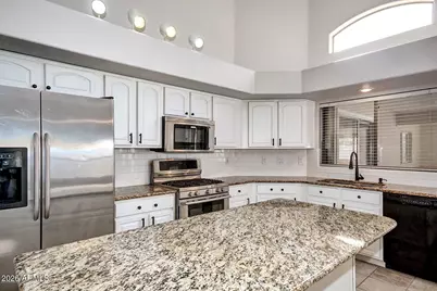 12715 W Cambridge Avenue, Avondale, AZ 85392 - Photo 11