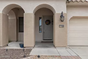 18027 W Sunnyslope Ln, Waddell, AZ 85355 - Photo 9