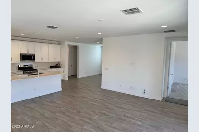 1651 W Paseo Way, Phoenix, AZ 85041 - Photo 5