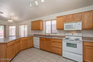 6762 W Del Mar Ln, Peoria, AZ 85381 - Photo 9