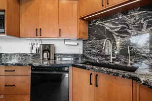 11225 N 11th Pl, Phoenix, AZ 85020 - Photo 13