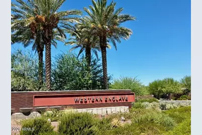 9320 W Meadowbrook Avenue, Phoenix, AZ 85037 - Photo 1