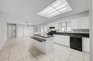 1256 W Devonshire St, Mesa, AZ 85201 - Photo 11
