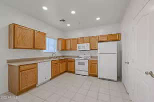 8940 W Olive Ave, Peoria, AZ 85345 - Photo 13