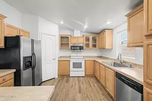 8601 N 103rd Ave, Peoria, AZ 85345 - Photo 11