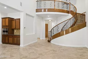 3722 E Zachary Dr, Phoenix, AZ 85050 - Photo 13