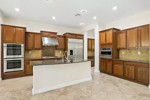 3722 E Zachary Dr, Phoenix, AZ 85050 - Photo 9