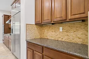 3722 E Zachary Dr, Phoenix, AZ 85050 - Photo 13