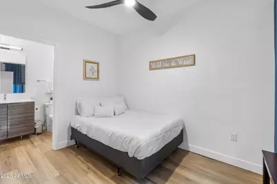 4220 N 32nd Street #32, Phoenix, AZ 85018 - Photo 9