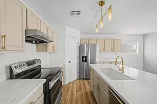 8002 W Preston Ln, Phoenix, AZ 85043 - Photo 13