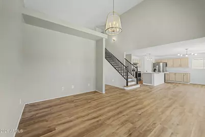 8002 W Preston Lane, Phoenix, AZ 85043 - Photo 11