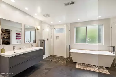 3328 E Turney Avenue, Phoenix, AZ 85018 - Photo 17