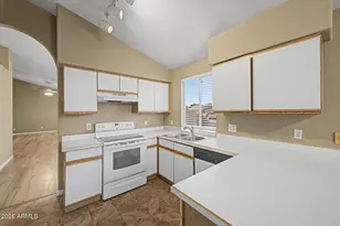 19003 N 12th Dr, Phoenix, AZ 85027 - Photo 9