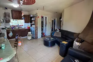1709 E Encinas Ln, Phoenix, AZ 85040 - Photo 7