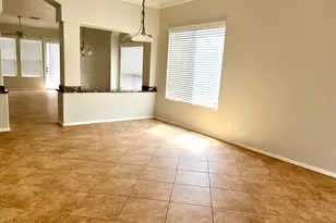 407 W Helena Dr, Phoenix, AZ 85023 - Photo 3